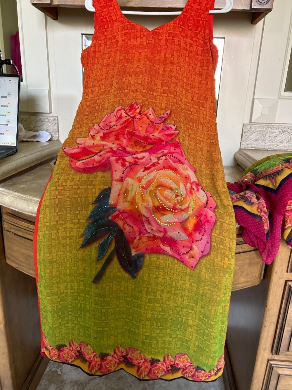 Beautiful Indian Pakistani kameez huge dupatta